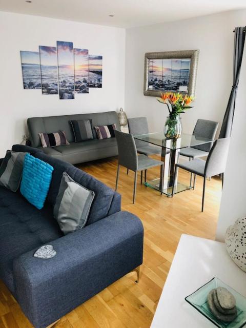 Seaview, Luxury Apartment, 2 Min Walk To Porth Beach New Quay Exteriér fotografie