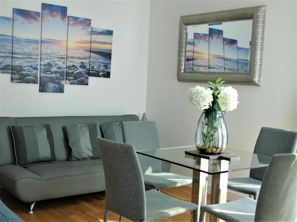 Seaview, Luxury Apartment, 2 Min Walk To Porth Beach New Quay Exteriér fotografie