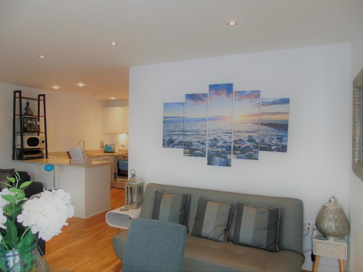 Seaview, Luxury Apartment, 2 Min Walk To Porth Beach New Quay Exteriér fotografie